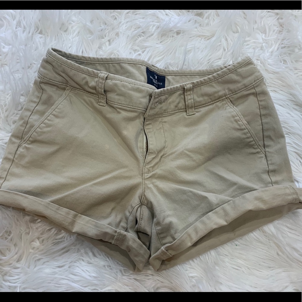 American Eagle size 2 khaki shorts mid rise